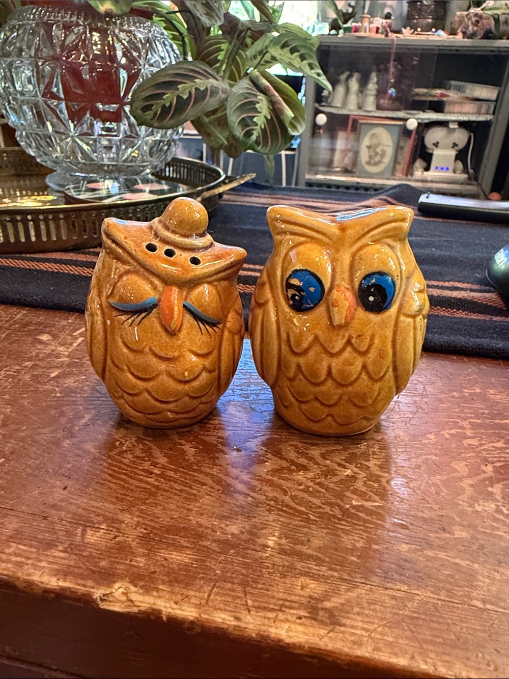 Retro Ceramic Owl Salt and Pepper Shakers - Golden Brown